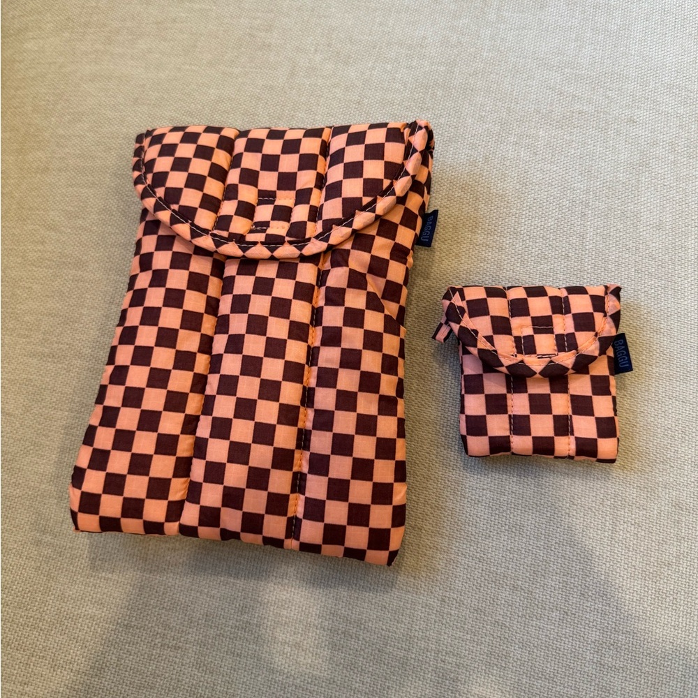 Baggu Checkered Pink and Brown sleeves